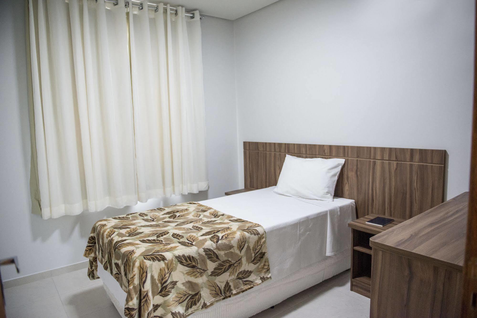 Manhattan Apart Hotel Caratinga Екстер'єр фото