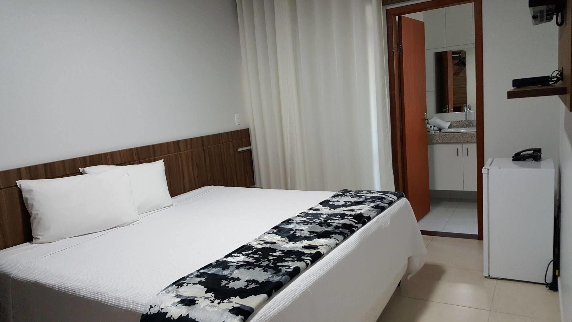 Manhattan Apart Hotel Caratinga Екстер'єр фото